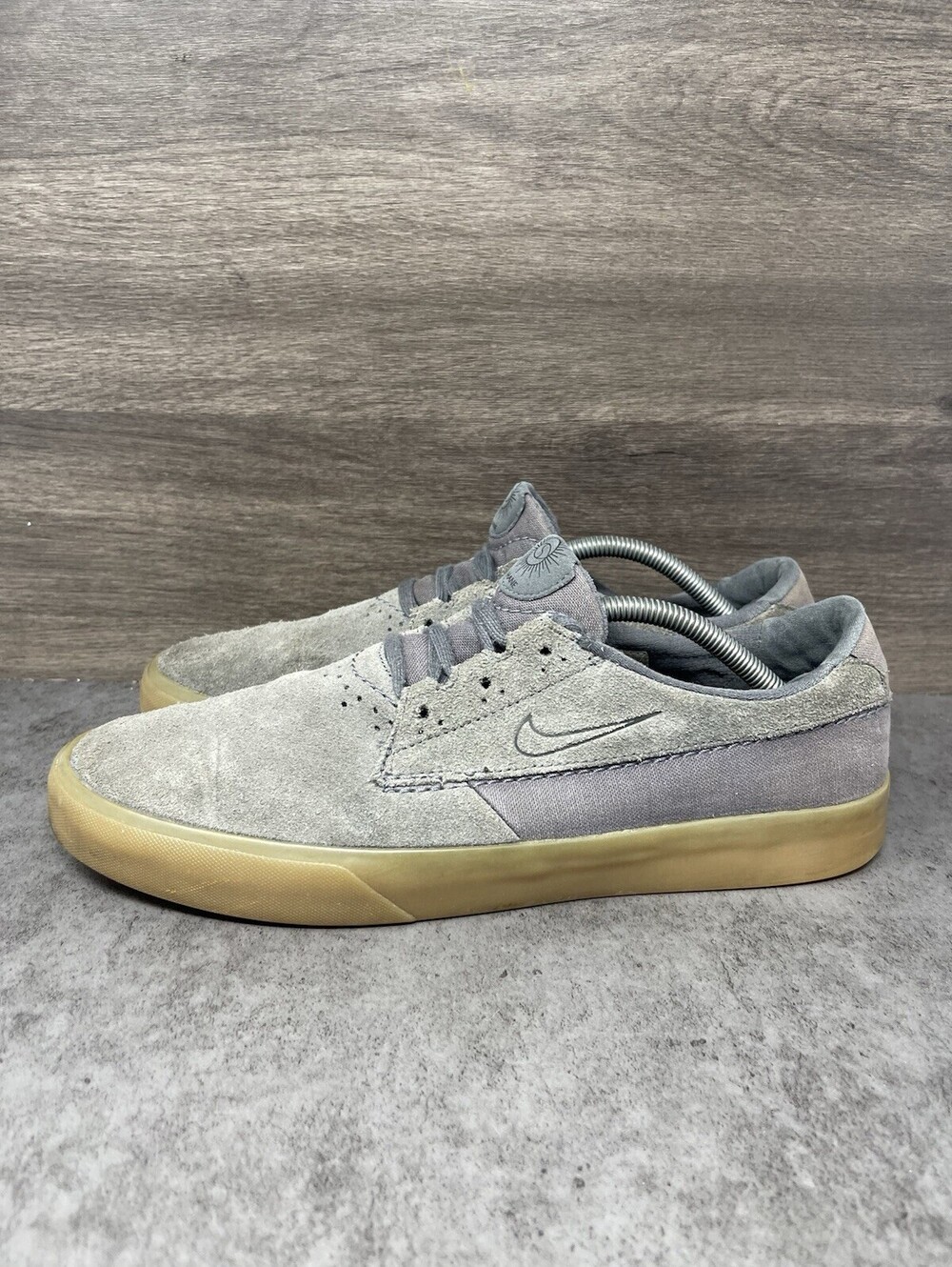 Nike SB Shane Size 11 Mens Grey Gum Suede Skate Shoes Zoom Air BV0657-001